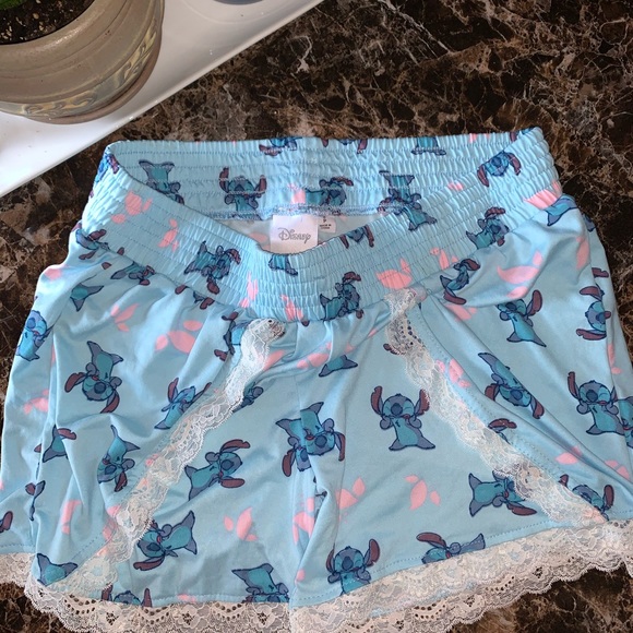 Disney Stitch shorts - Picture 3 of 4